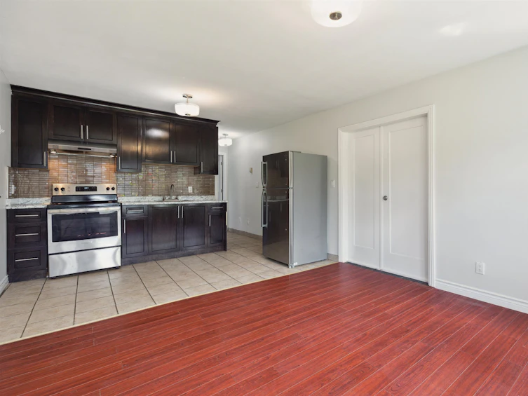 8323 12th Avenue, Burnaby, BC, V3N 2L7 - 28