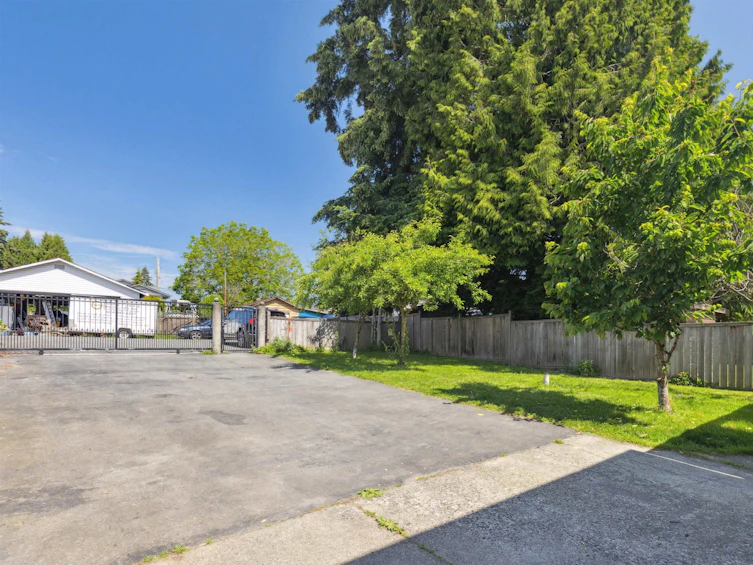 8323 12th Avenue, Burnaby, BC, V3N 2L7 - 31