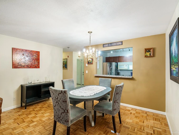 206-9767 140 Street, Surrey, BC, V3T 5S4 - 7