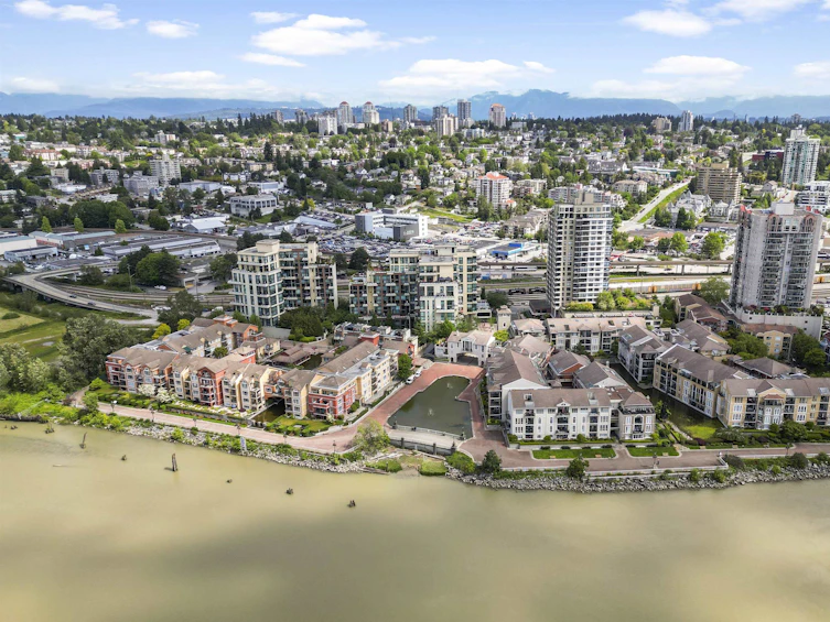 1808-1 Renaissance Square, New Westminster, BC, V3M 0B6