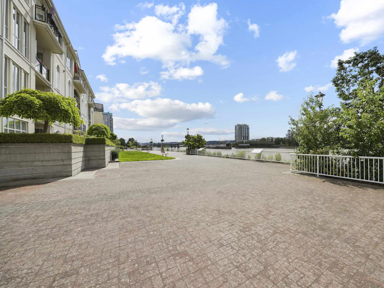 1808-1 Renaissance Square, New Westminster, BC, V3M 0B6 - 26