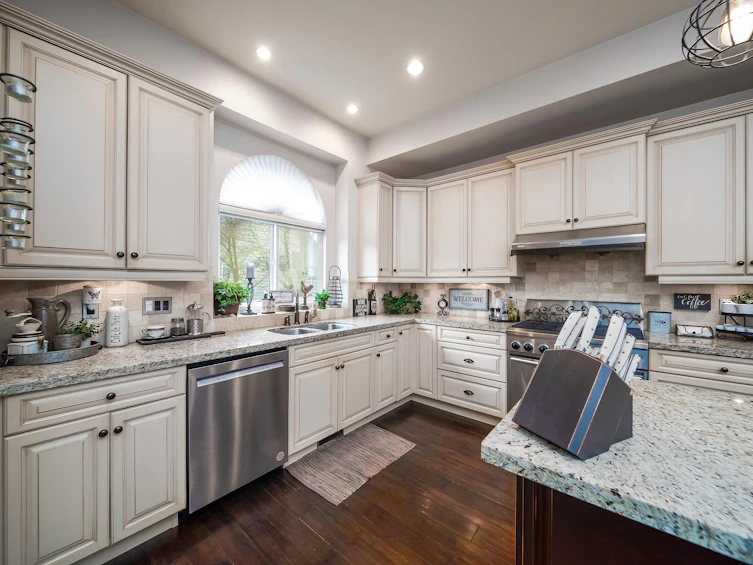 2587 163a Street, Surrey, BC, V3Z 6X7 - 7