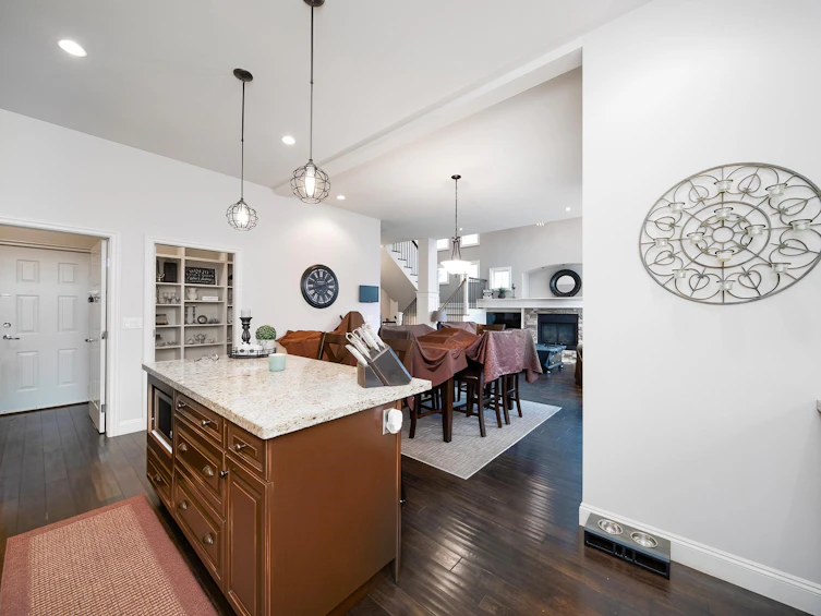 2587 163a Street, Surrey, BC, V3Z 6X7 - 8