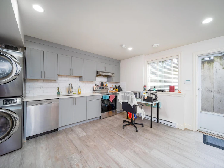 2587 163a Street, Surrey, BC, V3Z 6X7 - 23
