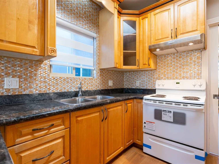 1228 E 61st Avenue, Vancouver, BC, V5X 2C6 - 18