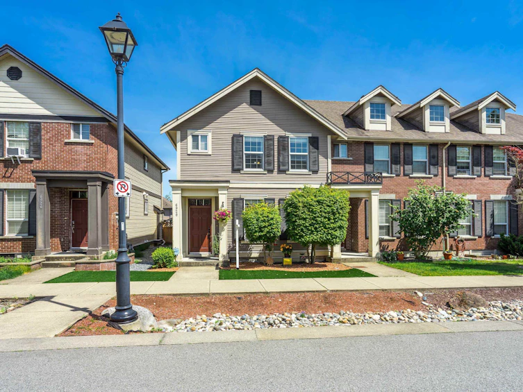 6920 208a Street, Langley, BC, V2Y 0G1 - 2