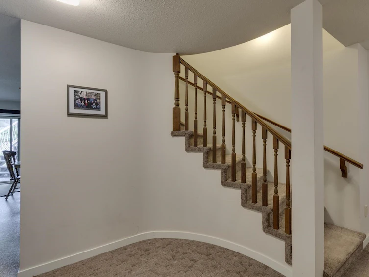 32557 Murray Avenue, Abbotsford, BC, V2T 4T8 - 32