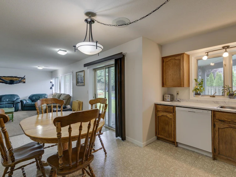 32557 Murray Avenue, Abbotsford, BC, V2T 4T8 - 36