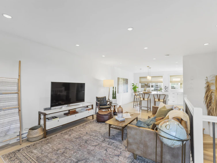 1286 W 6th Avenue, Vancouver, BC, V6H 1A5