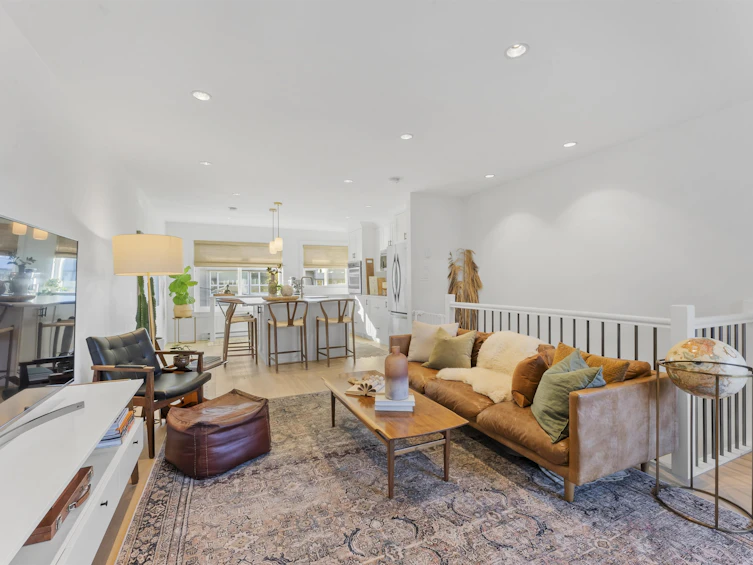 1286 W 6th Avenue, Vancouver, BC, V6H 1A5 - 2