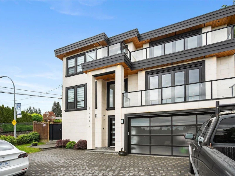 20770 46a Avenue, Langley BC V3A 3K2