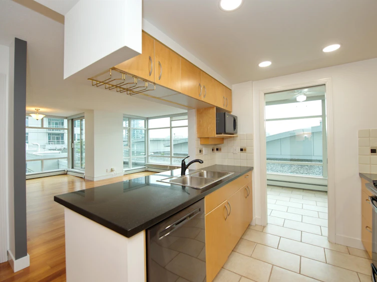 502-1199 Marinaside Crescent, Vancouver, BC, V6Z 2Y2 - 8