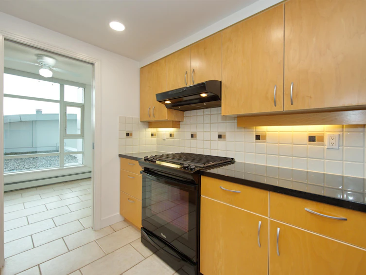 502-1199 Marinaside Crescent, Vancouver, BC, V6Z 2Y2 - 11