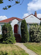 35 W King Edward Avenue