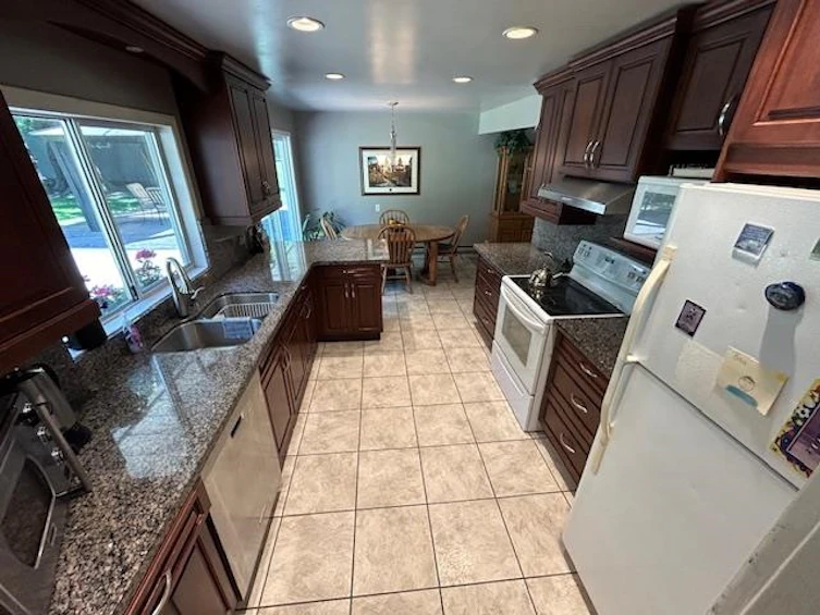 12842 Alouette Road, Maple Ridge, BC, V4R 1R8 - 10