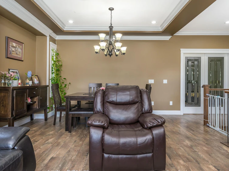 8526 Fairbanks Street, Mission, BC, V2V 3K5 - 8
