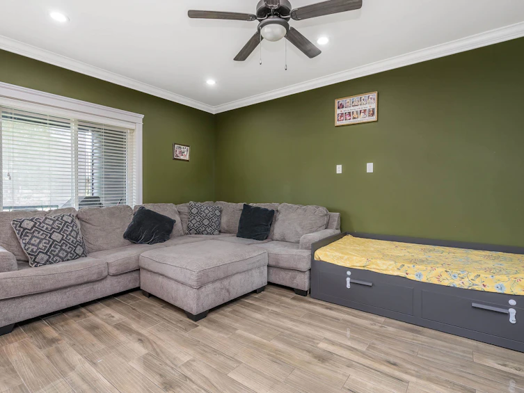 8526 Fairbanks Street, Mission, BC, V2V 3K5 - 12