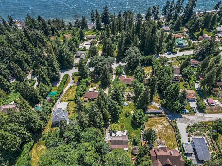 946 Gower Point Road, Gibsons, BC, V0N 1V3 - 32