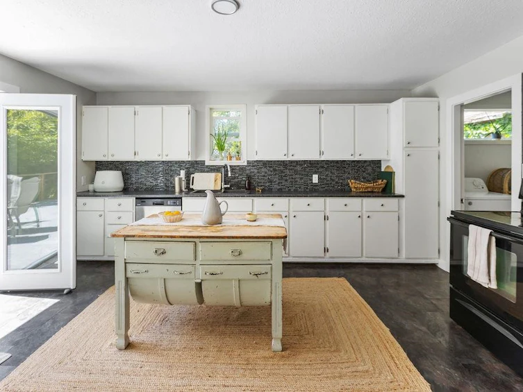 946 Gower Point Road, Gibsons, BC, V0N 1V3 - 10