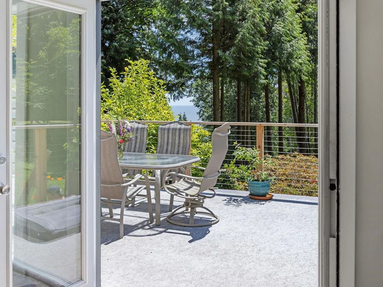 946 Gower Point Road, Gibsons, BC, V0N 1V3 - 11
