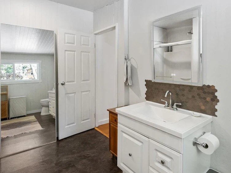 946 Gower Point Road, Gibsons, BC, V0N 1V3 - 18