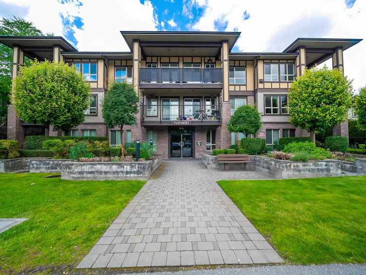 205-8733 160 Street, Surrey, BC, V4N 1G4