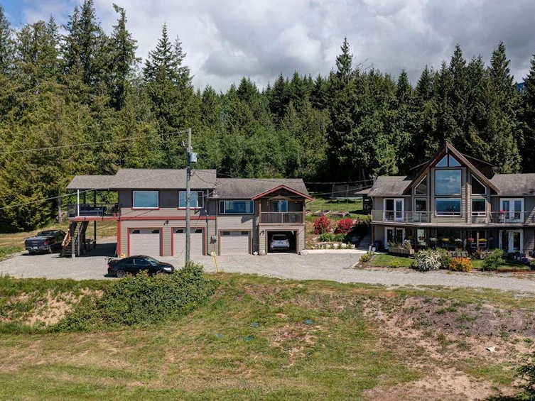 2284 Pixton Road, Gibsons, BC, V0N 2W5 - 2