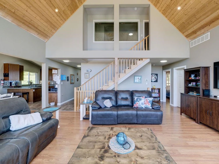 2284 Pixton Road, Gibsons, BC, V0N 2W5 - 9