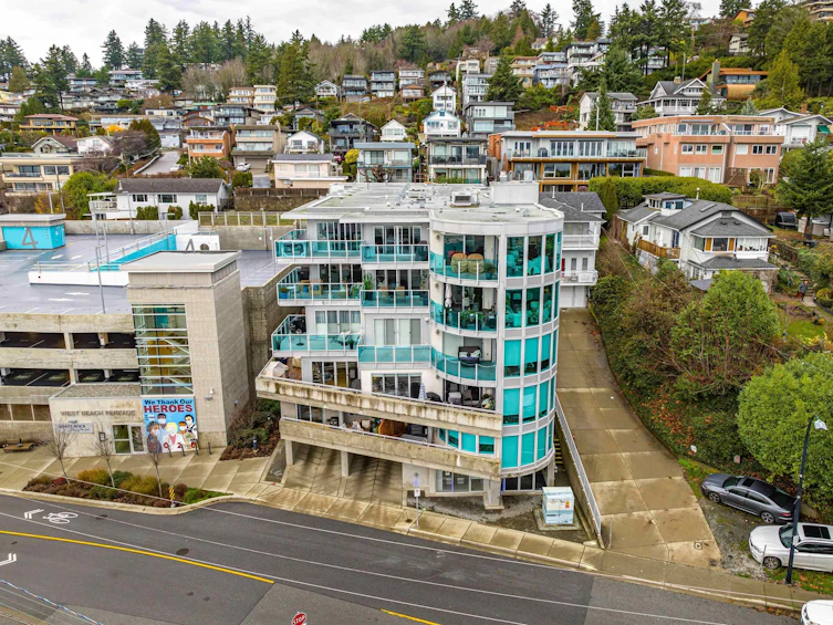 501-14955 Victoria, Surrey, BC, V4B 1G2 - 32