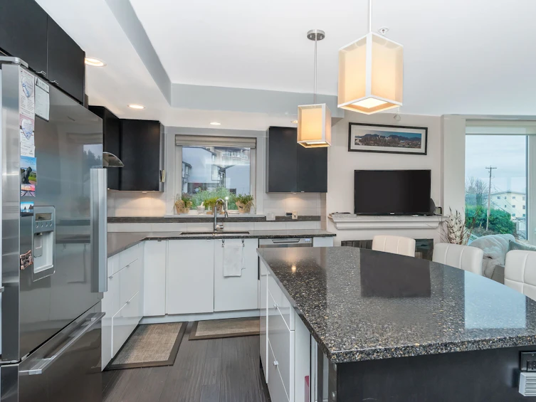 501-14955 Victoria, Surrey, BC, V4B 1G2 - 9