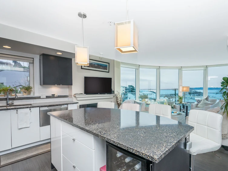 501-14955 Victoria, Surrey, BC, V4B 1G2 - 10