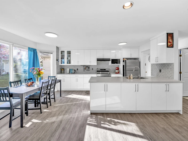 401 - 8972 Fleetwood Way, Surrey BC V3R 0T5