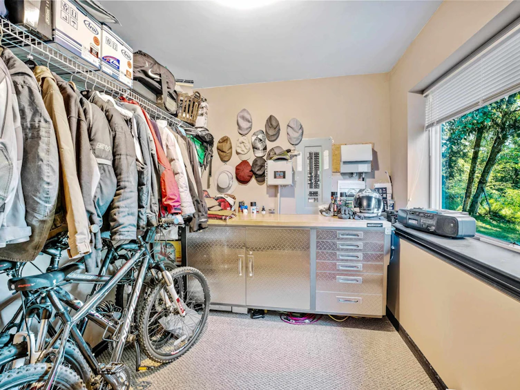 25834 112 Avenue, Maple Ridge, BC, V2W 1H1 - 25