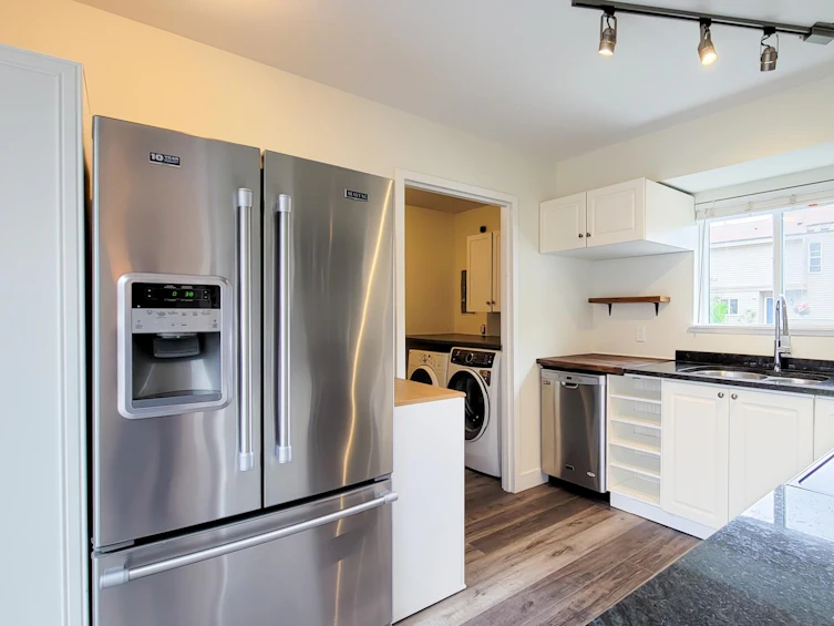 6079 West Greenside Drive, Surrey, BC, V3S 5M8 - 4