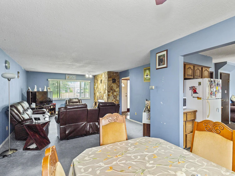 32512 Beaver Drive, Mission, BC, V2V 5T4 - 4