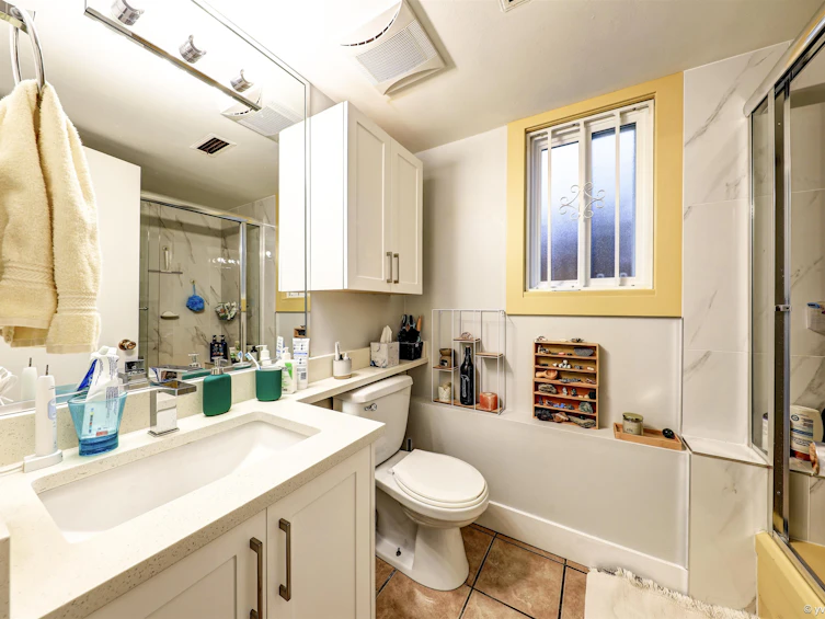 1730 E 36th Avenue, Vancouver, BC, V5P 1C5 - 36