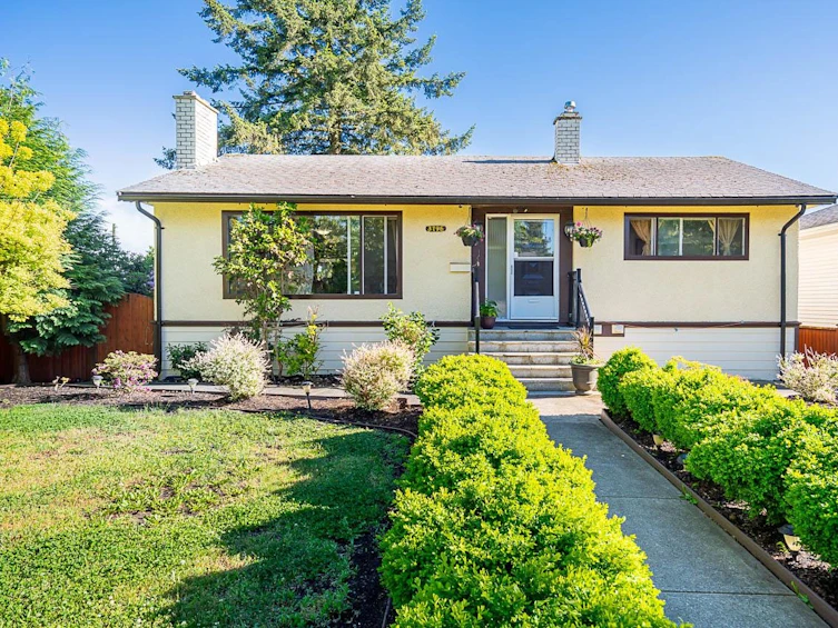 3796 Peter Street, Burnaby, BC, V5J 1N4