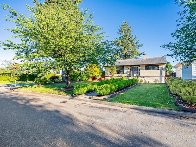 3796 Peter Street, Burnaby, BC, V5J 1N4 - 3