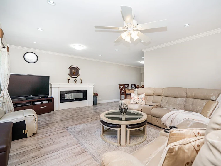3796 Peter Street, Burnaby, BC, V5J 1N4 - 4