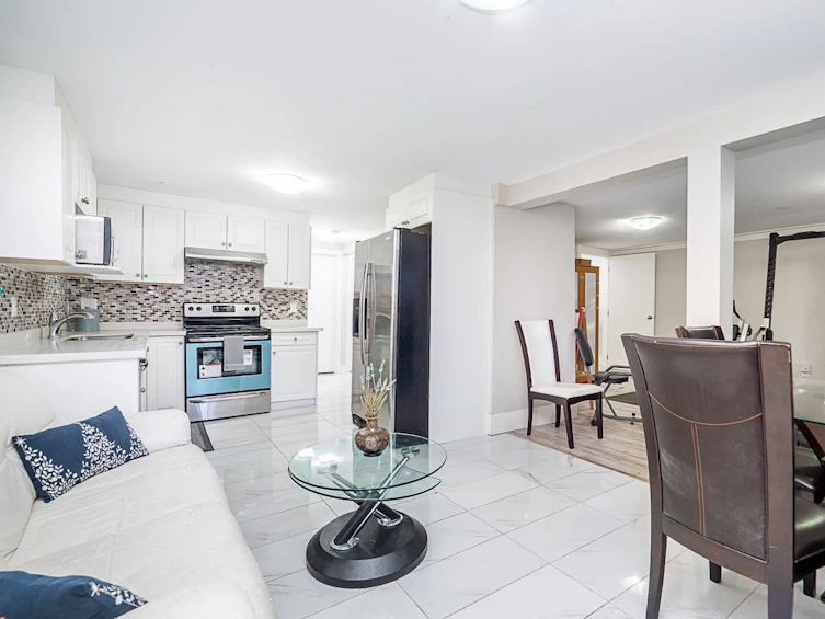 3796 Peter Street, Burnaby, BC, V5J 1N4 - 20