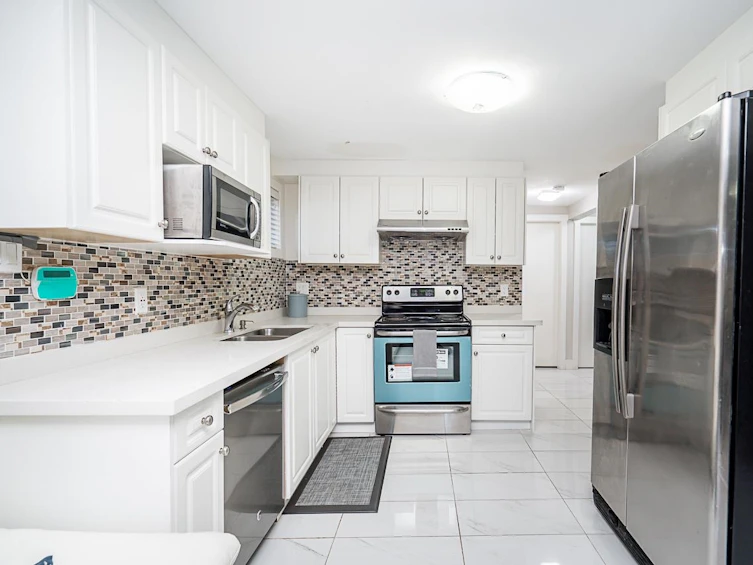 3796 Peter Street, Burnaby, BC, V5J 1N4 - 21