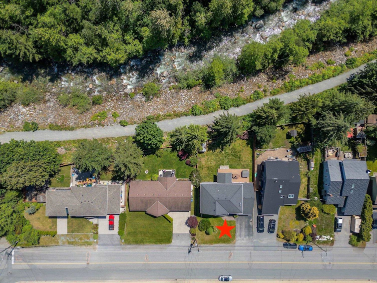 38590 Westway Avenue, Squamish, BC, V8B 0W4 - 2
