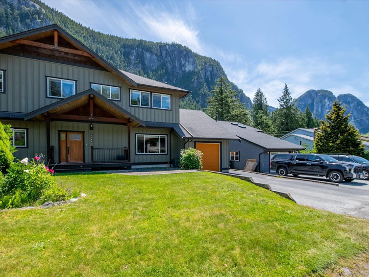 38590 Westway Avenue, Squamish, BC, V8B 0W4 - 3