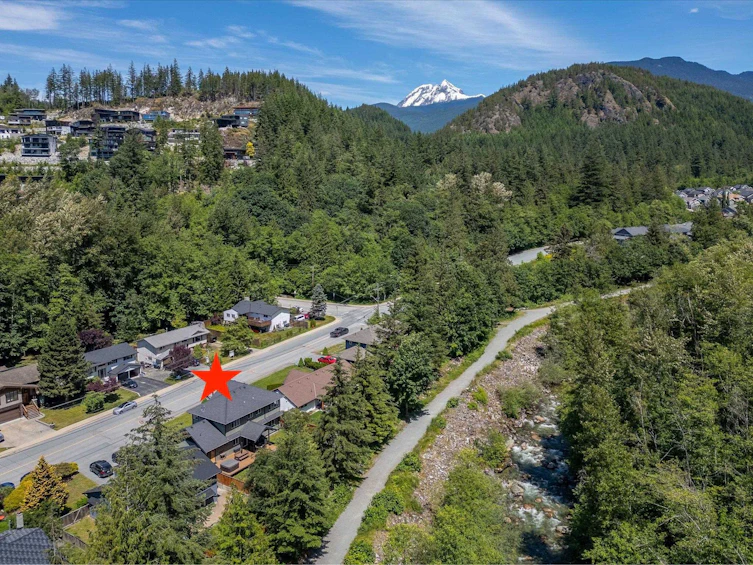 38590 Westway Avenue, Squamish, BC, V8B 0W4 - 36