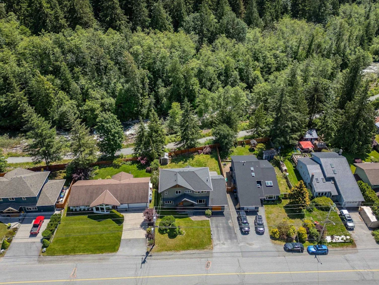 38590 Westway Avenue, Squamish, BC, V8B 0W4 - 37