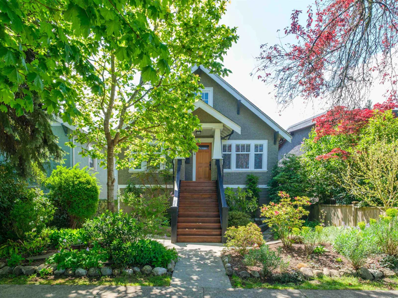 2574 Napier Street, Vancouver BC V5K 2W5