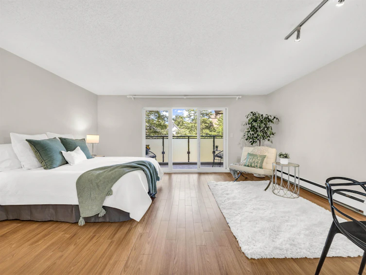 307-2250 Oxford Street, Vancouver, BC, V5L 1G1 - 2
