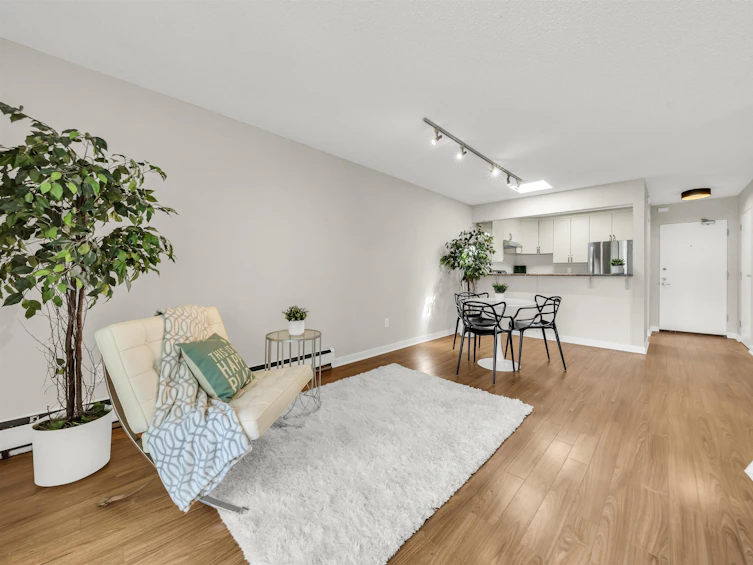 307-2250 Oxford Street, Vancouver, BC, V5L 1G1 - 6