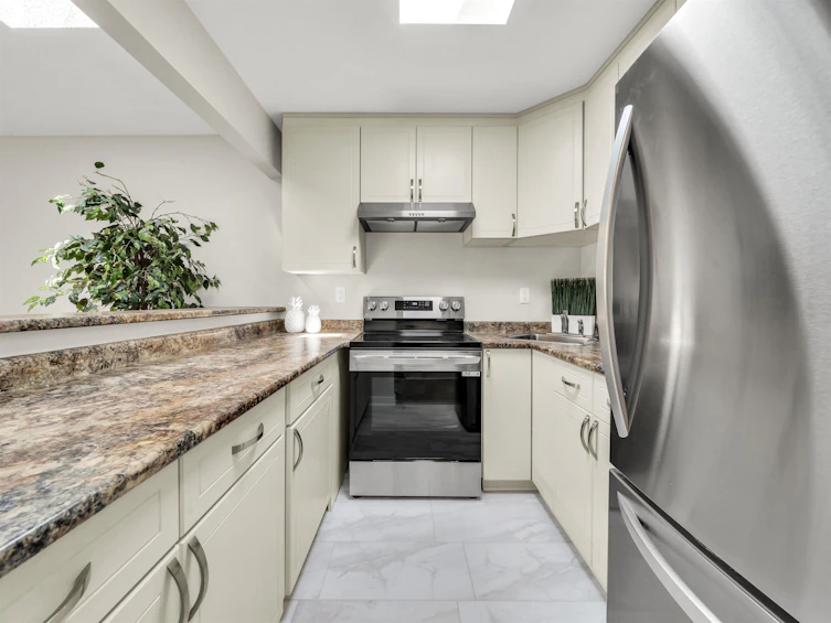 307-2250 Oxford Street, Vancouver, BC, V5L 1G1 - 8