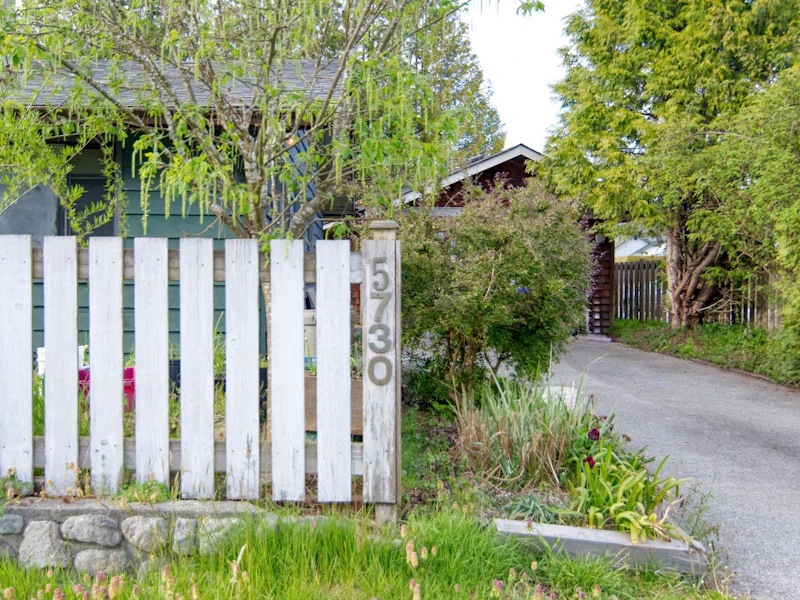 5730 Pebble Crescent, Sechelt BC